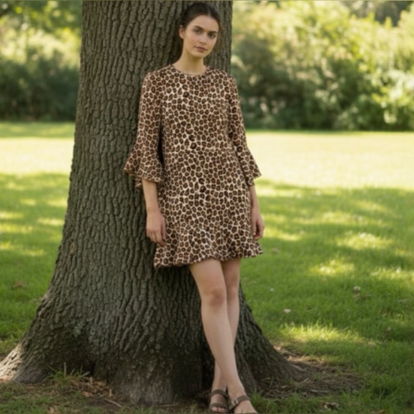 Bar III Dresses & Skirts - Bar III Bell-Sleeve Leopard Print Dress Size 2